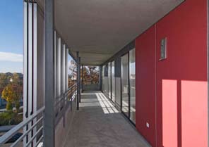 Projektbeschreibung Nürnberger Straße 55 4 Nordöstlich der Innenstadt von Ingolstadt entsteht an der Nürnberger Straße ein Wohnquartier der Gemeinnützigen Wohnungsbau-Gesellschaft, dessen erster