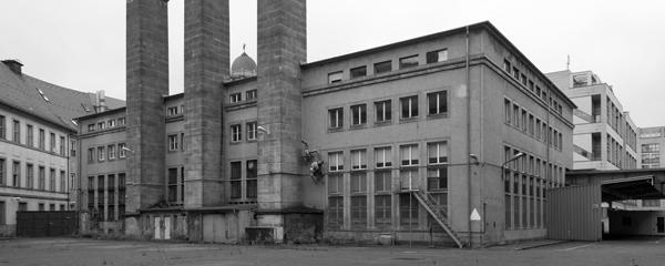 7 Von der DDR-Mark bis zum Euro Nach Kriegsende wurden der Fabrikteil sowie die Randbauten am Rolandufer weiter zur Münzprägung genutzt.