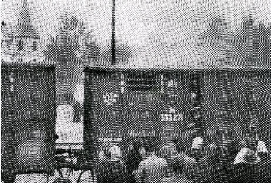 Deportiert Illegal aufgenommene Fotografie eines Güterwagens, mit dem Tausende Staatsfeinde in ein Gulag- Lager deportiert wurden, 1941 Schätzungen zufolge wurden in der UdSSR etwa sechs Millionen