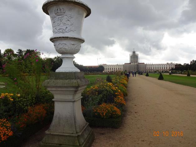 In der 55 Hektar großen Anlage sind über 300 Jahre Gartenkunst zu bewundern. Der Schlossgarten wurde ab 1697 als französischer Barockgarten angelegt.