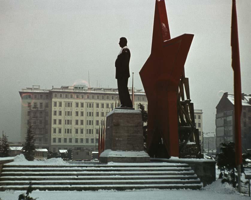 Anlässlich der Weltfestspiele der Jugend wurde im August 1951 eine Statue des Diktators in der Berliner