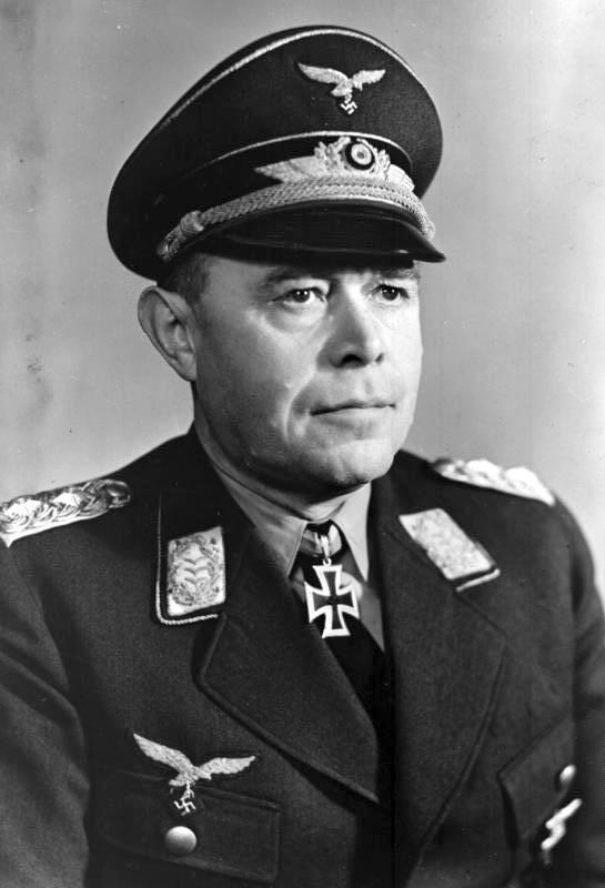 Generalfeldmarschall Albert Kesselring (1885-1960) Oberbefehlshaber in Italien Verantwortlicher der Ermordung der Geiseln in den Ardeatinischen Höhlen in Rom am 23.