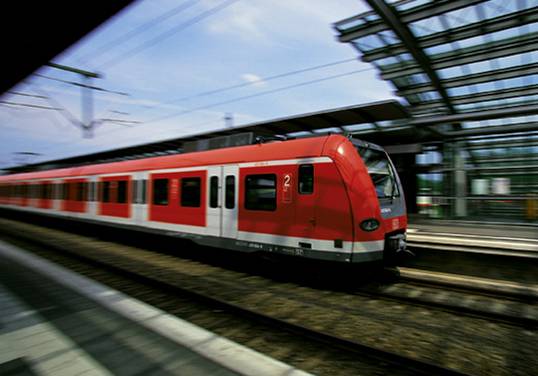 Herausforderungen für den ÖPNV im MVV Leistungsfähige 2. S-Bahn-Stammstrecke Kapazität ausgeschöpft 700.