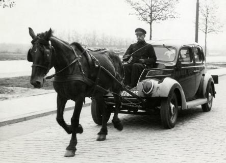 Wie sieht die Zukunft aus.? Kaiser Wilhelm II. zur Zukunft der Mobilität: «Ich glaube an das Pferd.